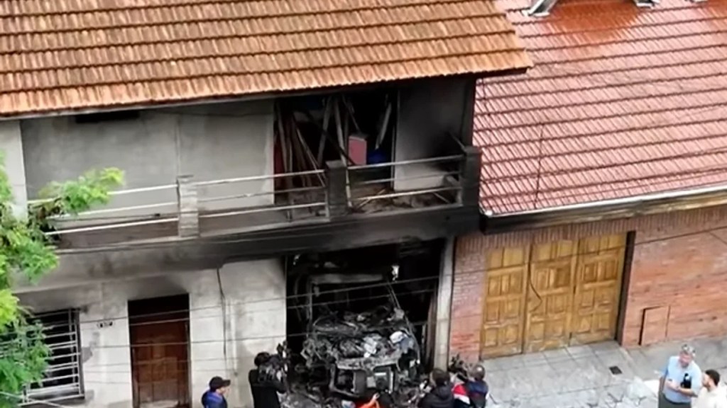 Drama en Lanús: Auto se explotó en un garage y dejó un hombre en estado&nbsp;crítico