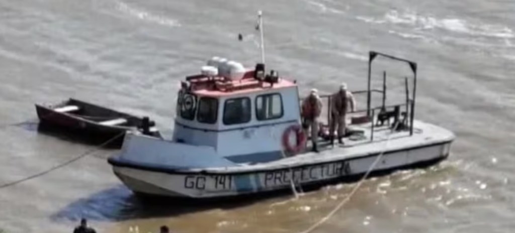 Misterio fatal: Hallan cuerpo de un hombre con puñaladas en el pecho en la costa del Río&nbsp;Paraná