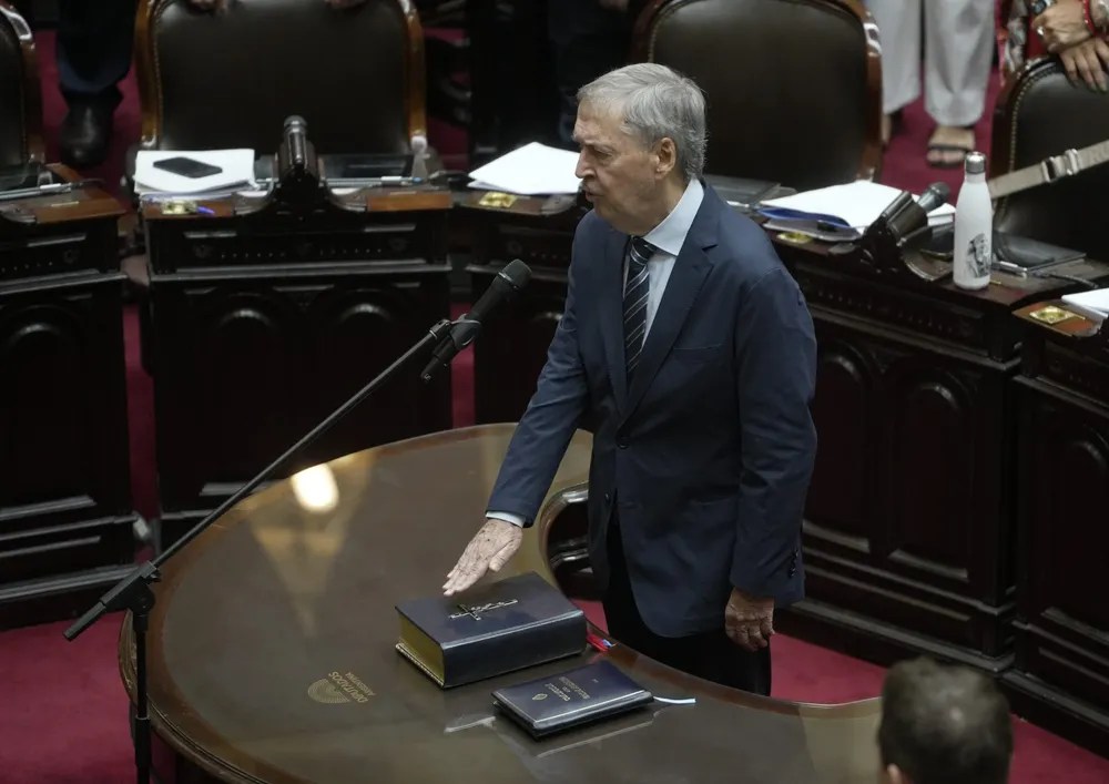 Juan Schiaretti juró como diputado nacional en la antesala de una sesión estratégica en el&nbsp;Congreso