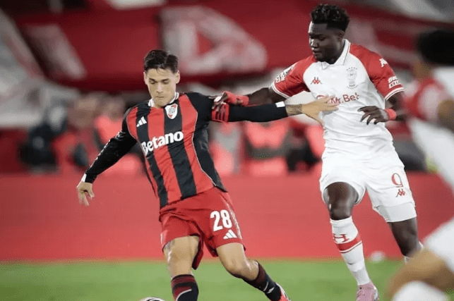 River venció 2-1 a Huracán en el debut de Coudet como entrenador